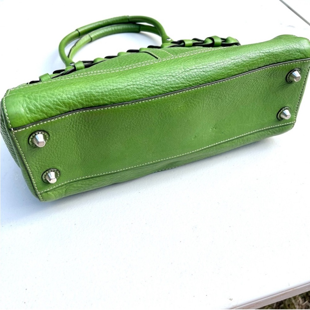 COACH Green Leather Shoulder Bag with Structured Design - Picture 5 of 11